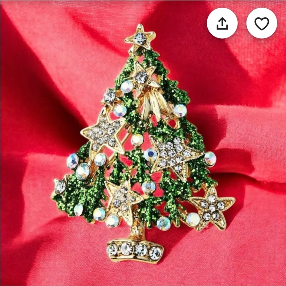 ✨ **Festive Christmas Tree Brooch – Holiday Sparkle & Cheer** ✨